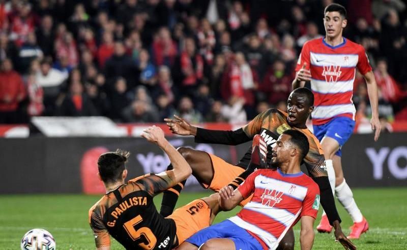 2-1. Un doblete de Soldado mete al Granada en semifinales