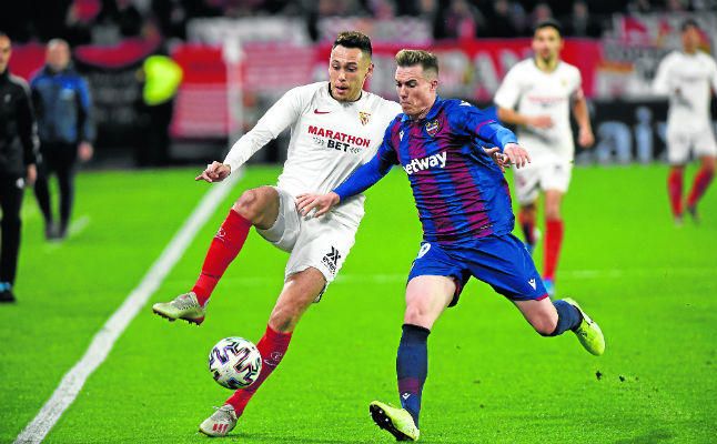 Ocampos: "No soy el mismo jugador que por la izquierda"