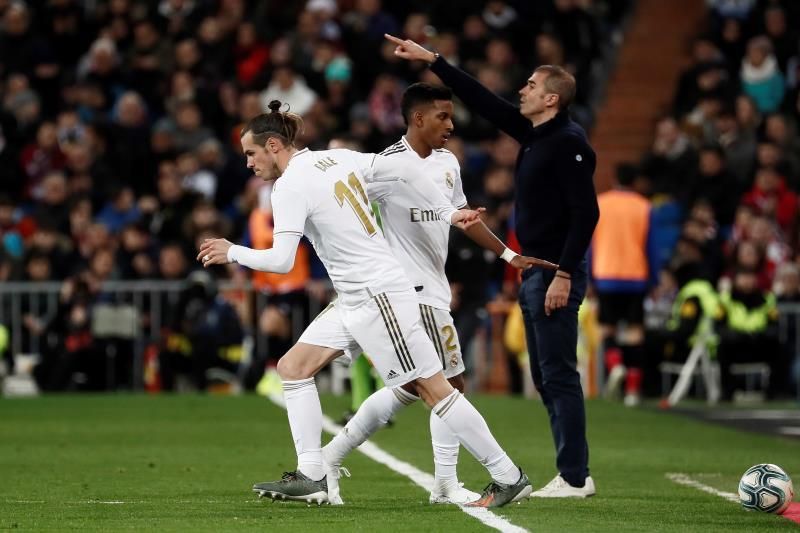 Zidane sorprende con Bale en el once de El Sadar