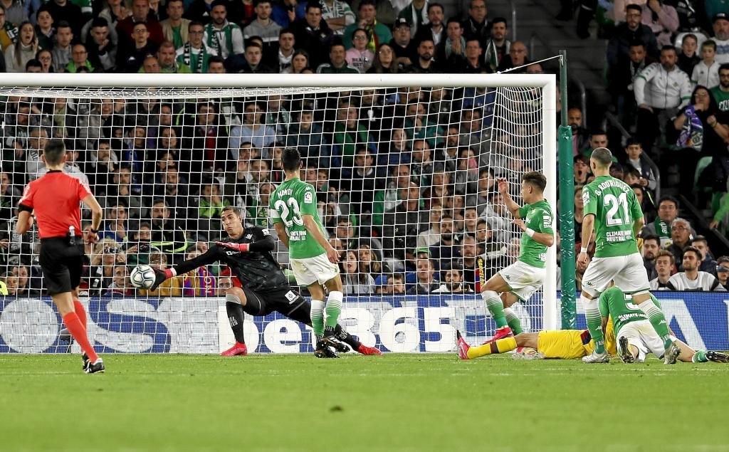 Joel Robles, en el 'top 5' de las mejores paradas de la jornada