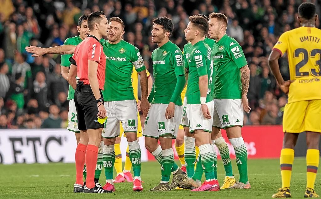 El agravio arbitral al Betis, sin explicaciones ni fronteras