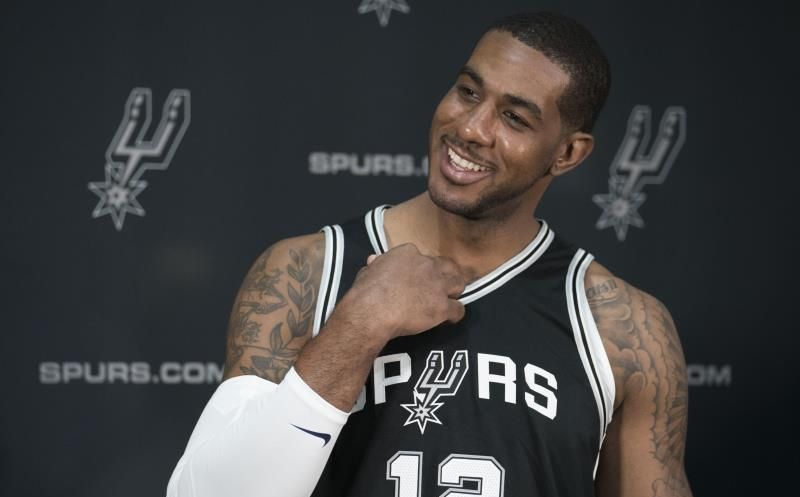 Aldridge logra doble-doble y los Spurs detienen la mala racha