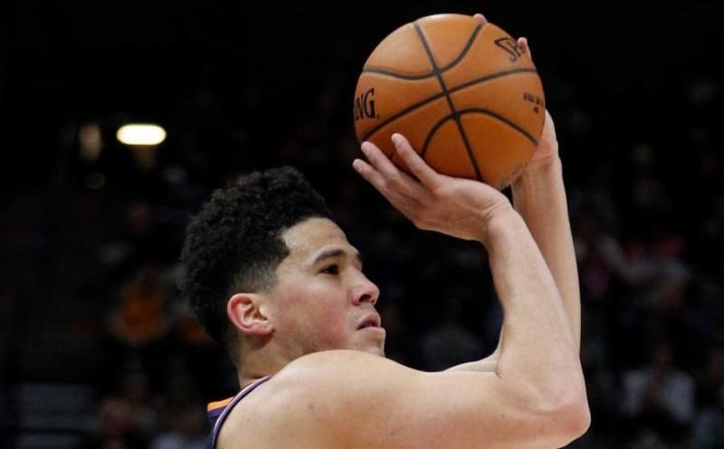 112-106. Booker es líder del ataque de los Suns ante Warriors
