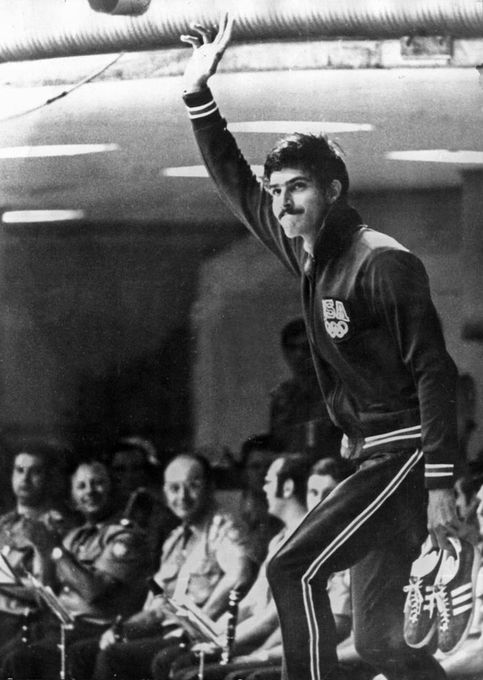 Mark Spitz, el olímpico al que más le rentaron las medallas, cumple 70 años