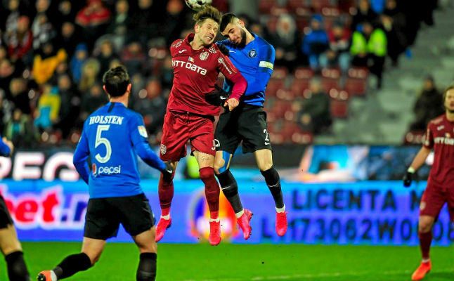 El Cluj 'amenaza' con su césped al Sevilla FC