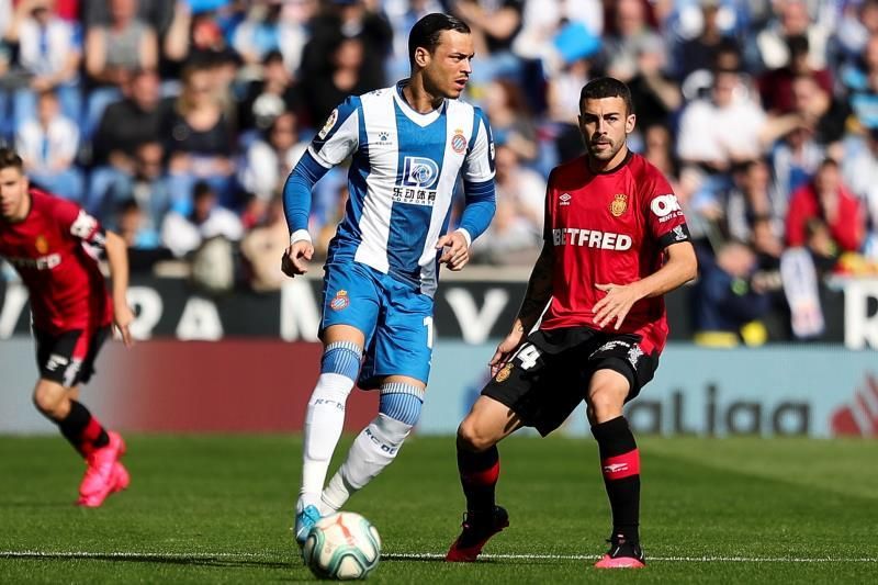 Raúl de Tomás no entra en la convocatoria contra el Wolverhampton