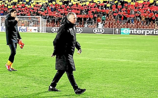 Petrescu: "Intentaremos hacer un milagro en Sevilla y pasar"