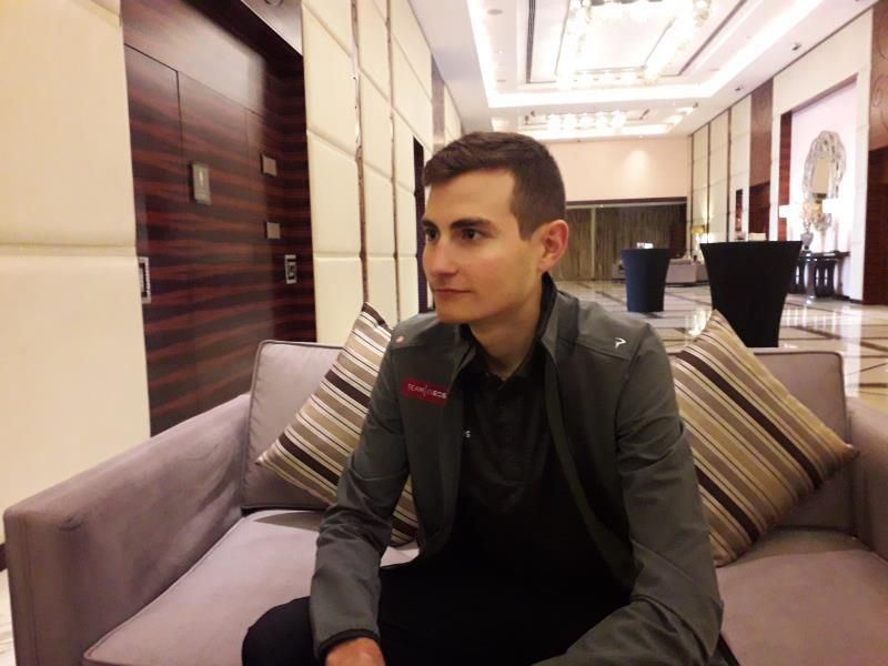 Carlos Rodríguez:"Es increíble estar con ciclistas que hace poco veía en TV"