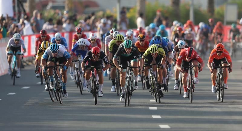 Ackermann, imparable al esprint, estrena el liderato en Dubai