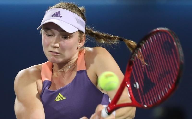 Rybakina se retira del torneo y Barty avanza a cuartos