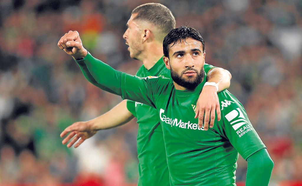Los ojeadores no distraen a Fekir