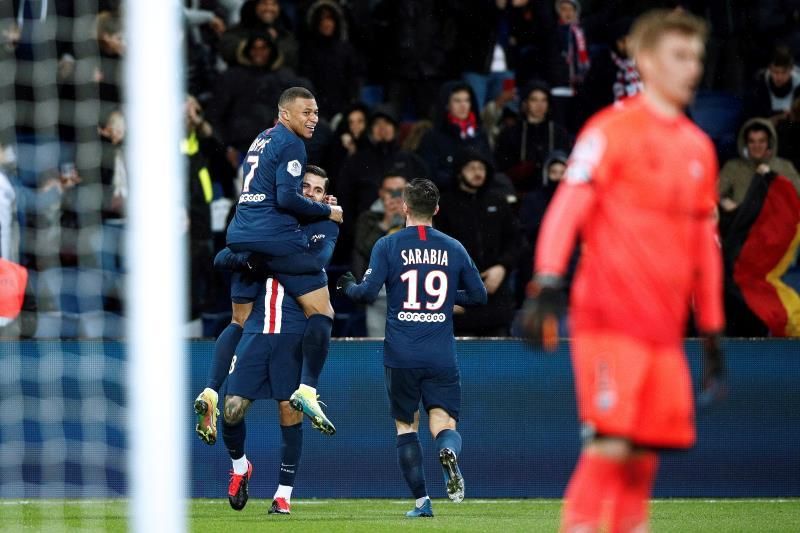 Sarabia y Mbappe atropellan al Dijon