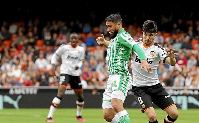 Fekir: distinto, incluso entre tanto cromo repetido