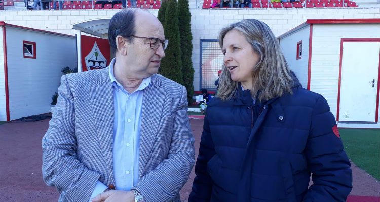 Amparo Gutiérrez pide "respeto" al técnico del Madrid CFF, Óscar Fernández