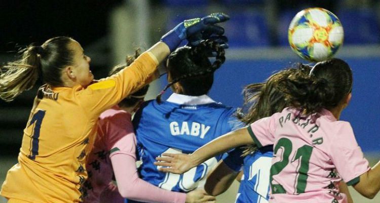 El Betis es el tercer equipo que más tarjetas recibe en liga