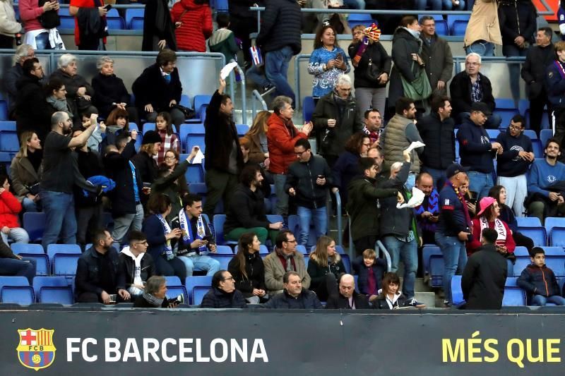 El Camp Nou repite silbidos y pañuelos contra Bartomeu