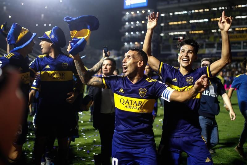 Boca festeja en la Bombonera tras adjudicarse el título de la Superliga