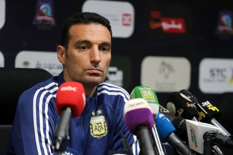 Scaloni se declara favorable a suspender el comienzo de las eliminatorias