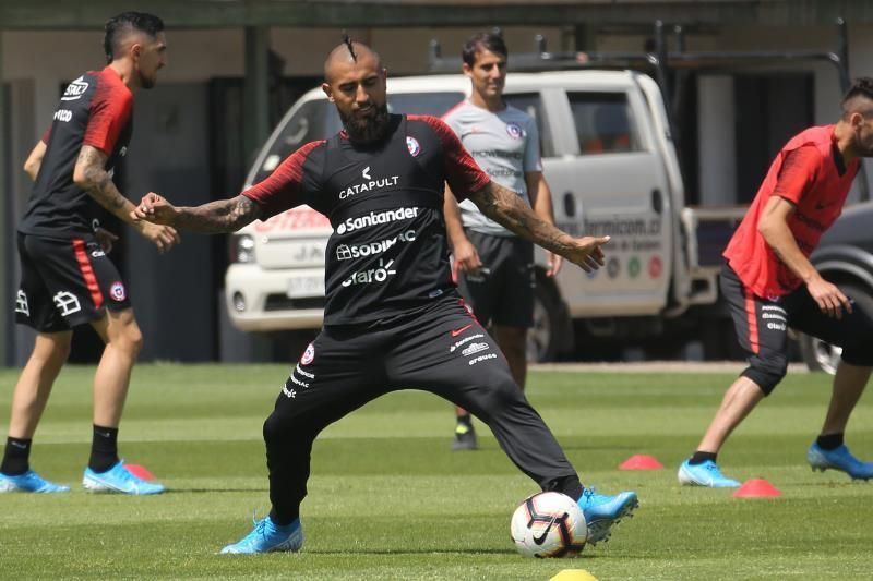 Vidal, Alexis, Pulgar, Medel... en duda por cuarentena obligatoria en Chile