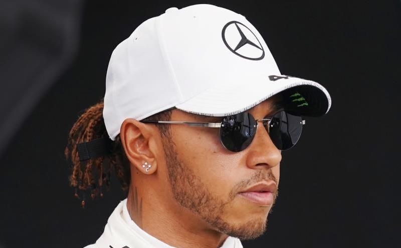 Hamilton, "sorprendido" de que la F1 siga pese al coronavirus