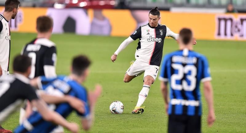 Ronaldo sigue en Madeira, sin síntomas de coronavirus
