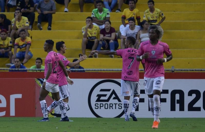 La LigaPro de Ecuador estudiará el martes la suspensión del campeonato