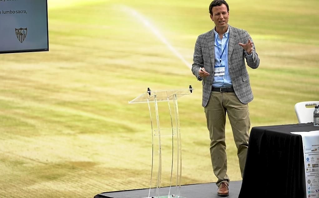 Juan José Jiménez: "El mundo del fútbol es un ejemplo a seguir"