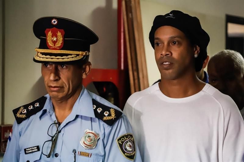 La gestora del viaje de Ronaldinho a Paraguay sigue prófuga