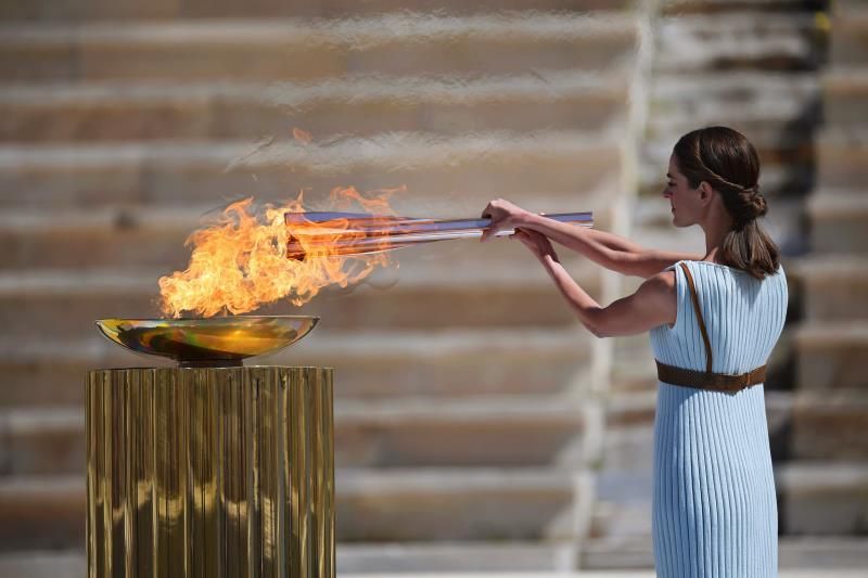 La antorcha olímpica abandona Grecia mientras sigue la incógnita por los JJOO