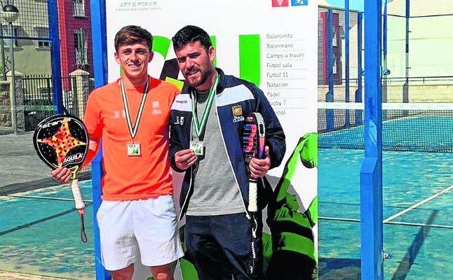 Plata en pádel para la UPO