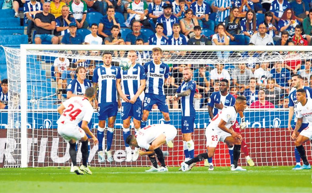 ¿Quién debe lanzar las faltas en este Sevilla?