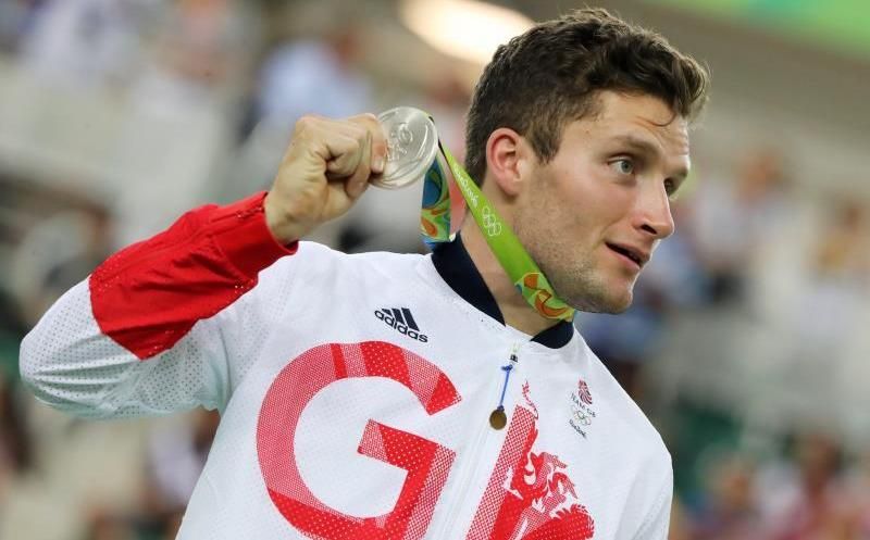 El "pistard" británico Skinner tacha de "terco y arrogante" al presidente COI