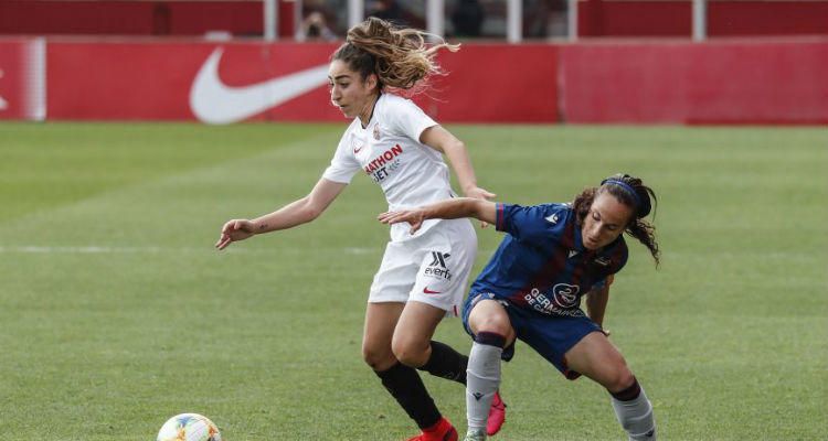 Olga Carmona, la sub-20 que más juega en Primera división