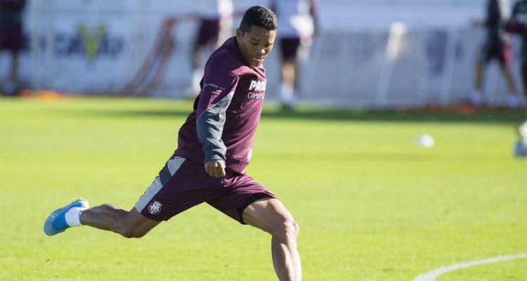 Carlos Bacca y el Villarreal dan de comer a doscientas personas al día