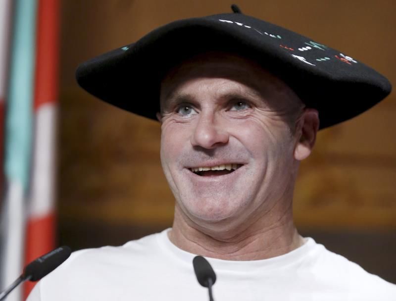 El surfista invidente Aitor Francesena, positivo por coronavirus