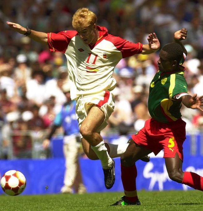 Lauren: "Nunca he visto a ningún futbolista rematar de cabeza como Zamorano"