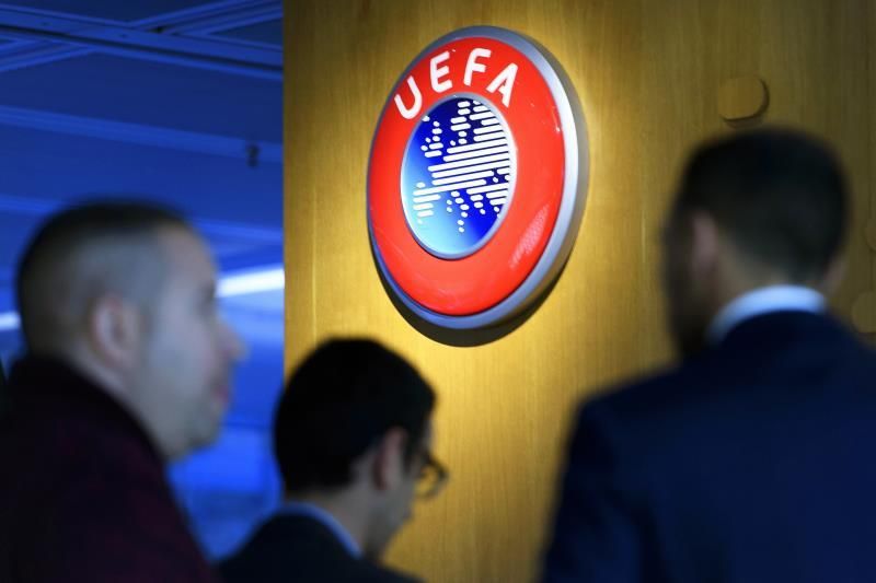 La UEFA aplaza los partidos de selecciones y abre la opción a acabar las ligas