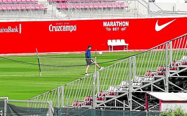 El Sevilla estudia la posibilidad de aplicar una rebaja salarial