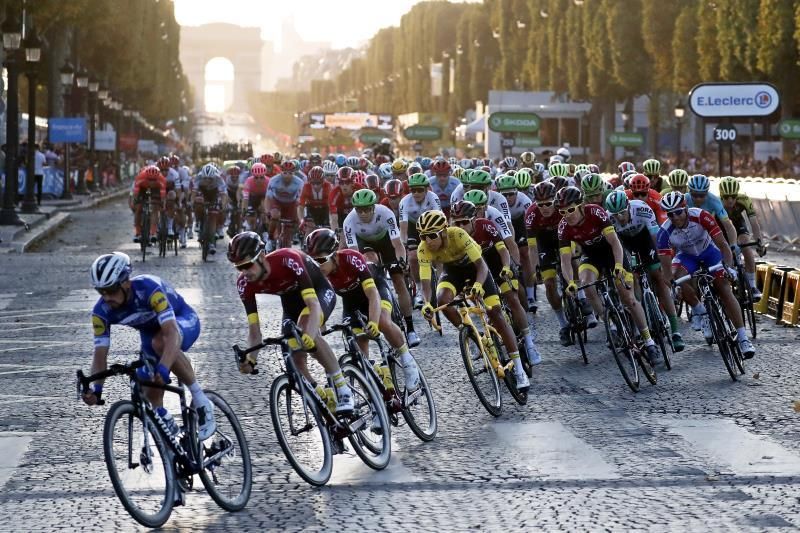 Ciclistas profesionales andaluces rechazan idea de correr el Tour sin público