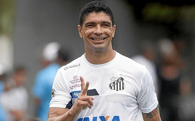 "El éxito del Sevilla pasa por ser fuerte en el Sánchez-Pizjuán"