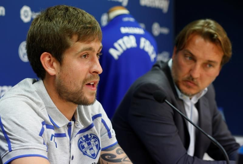 Catalán negocia con la plantilla del Levante una rebaja salarial