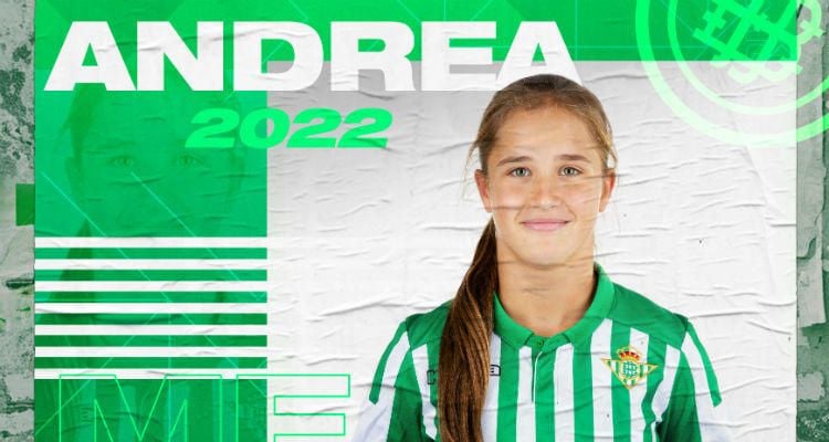 Andrea Medina firma su primer contrato profesional con el Real Betis
