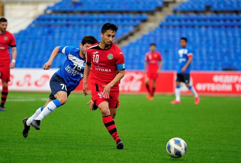 El futbolista tayiko que rezó por España es del Real Madrid