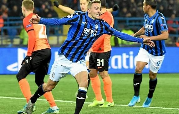 Castagne, otro lateral vinculado al Sevilla F.C.