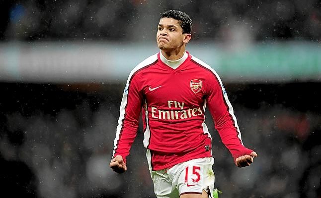 Denílson: "El Sevilla me quiso; hasta alguien del club almorzó en mi casa"