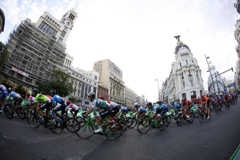 La Vuelta, en plena operación por salvar la carrera