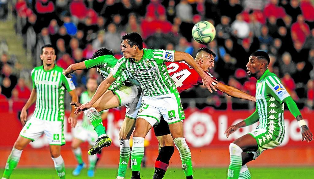El perfil que busca el Betis para reforzar su defensa