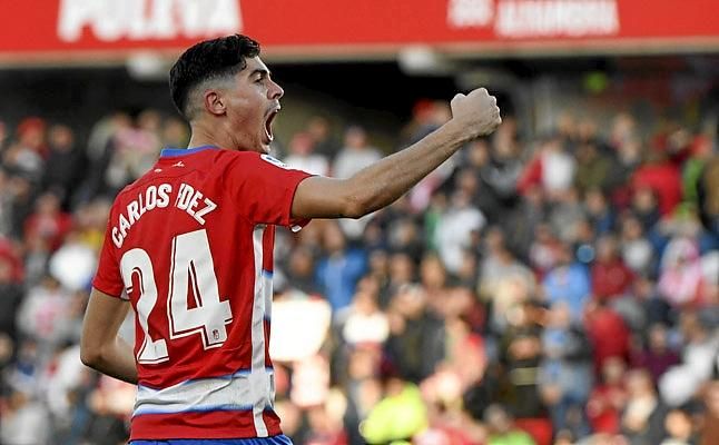 Carlos Fernández, sobre quien debe decidir Monchi, se ve "a un buen nivel"