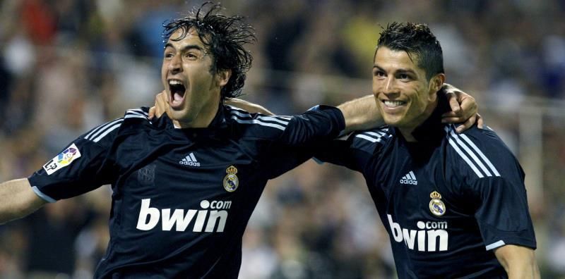 Raúl y el 'Gol del Cojo': una década de su adiós del Real Madrid