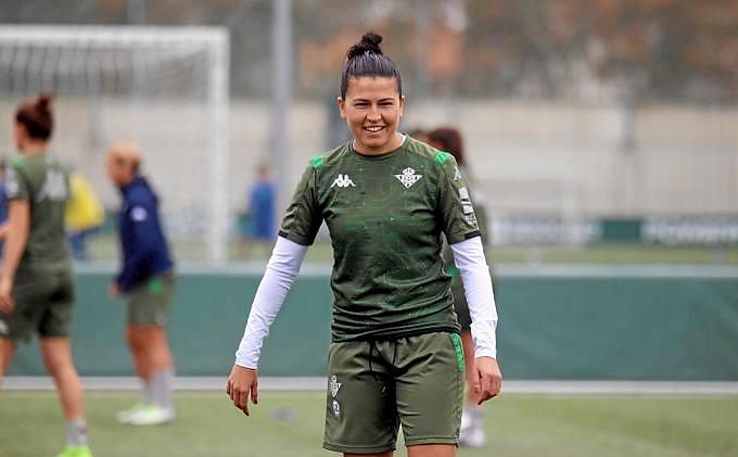 Bea Parra: "Quiero seguir un año más y retirarme en el Betis"